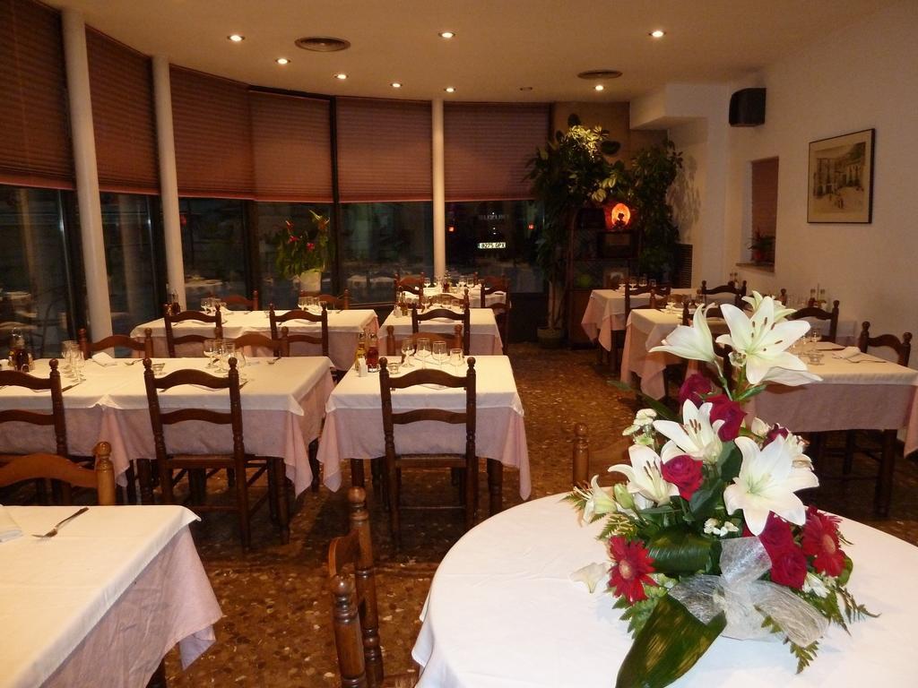 Hotel Restaurant Fonda Giralt Amer Exteriér fotografie